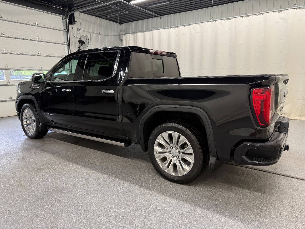 Used 2020 GMC Sierra 1500 Denali w/ Denali Ultimate Package AWD/4WD image 2