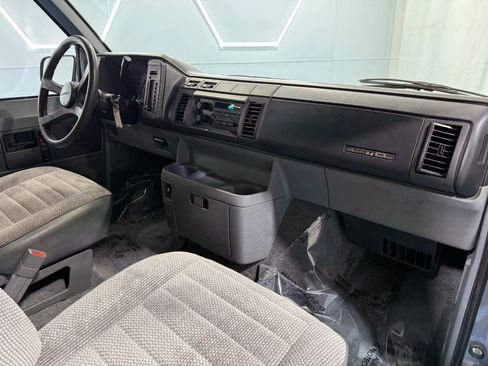 Used 1990 Chevrolet Astro LT image 27