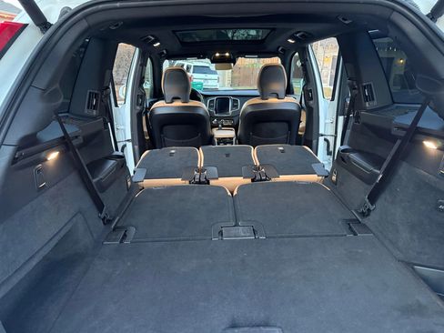 Used 2019 Volvo XC90 T6 Momentum AWD/4WD image 8