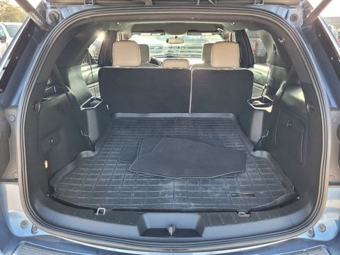 Certified 2018 Ford Explorer XLT w/ Equipment Group 202A image 17