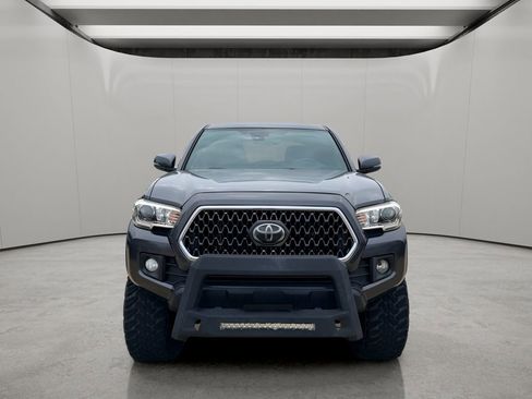 Used 2019 Toyota Tacoma TRD Off-Road w/ Technology Package AWD/4WD image 8