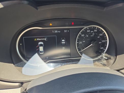 Used 2025 Nissan Versa SR w/ Trunk Package FWD image 11
