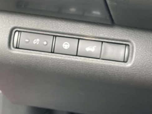 Used 2022 Nissan Pathfinder SL w/ SL Premium Package FWD image 21