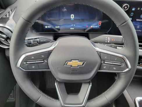 New 2027 Chevrolet Equinox LT w/ Convenience Package II AWD/4WD image 12