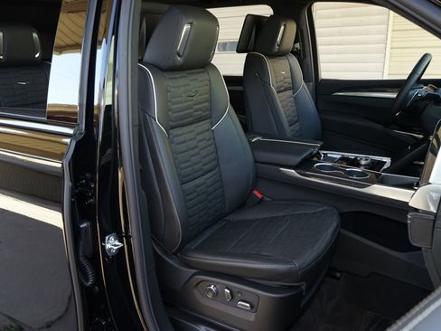 Used 2026 Cadillac Escalade V AWD/4WD image 4