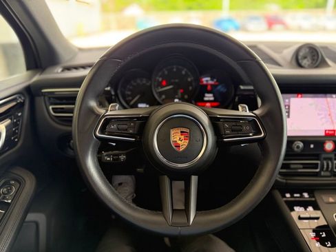 Used 2024 Porsche Macan image 25