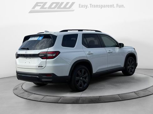 Used 2026 Honda Pilot Sport image 9
