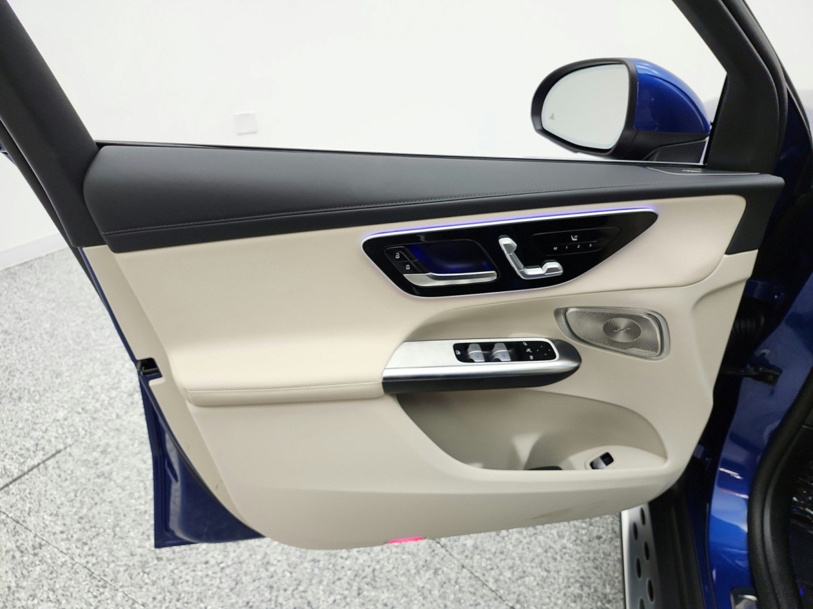 Used 2024 Mercedes-Benz GLC 300 image 14