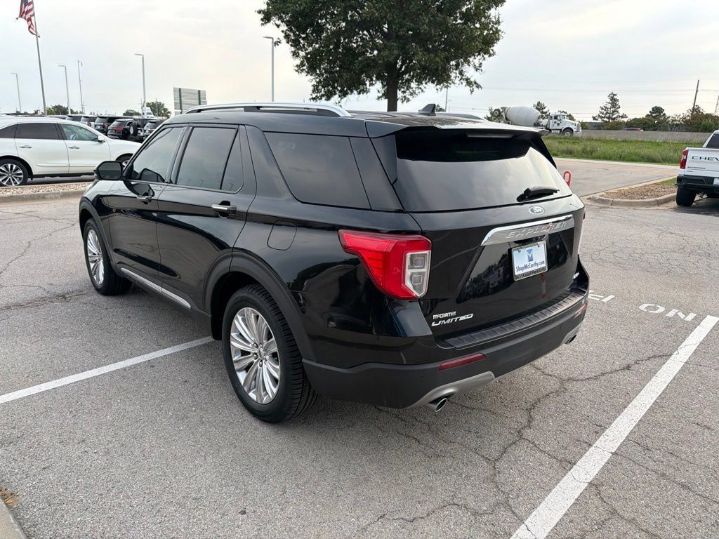 Used 2021 Ford Explorer Limited w/ Equipment Group 301A AWD/4WD image 13