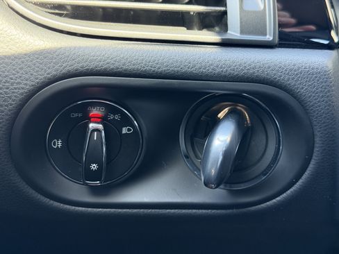 Certified 2025 Porsche Macan image 32