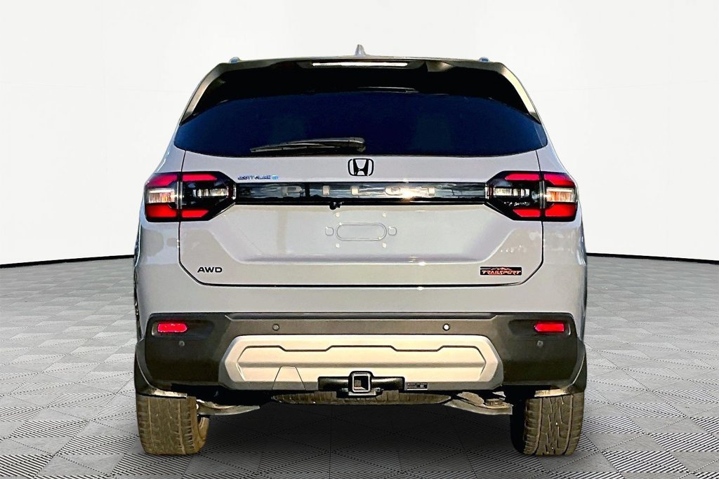 Certified 2025 Honda Pilot TrailSport image 6