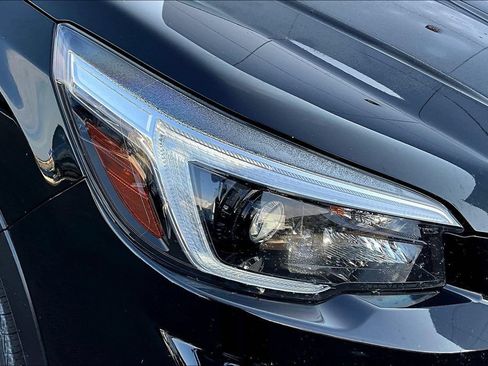 Used 2021 Subaru Forester AWD/4WD image 24