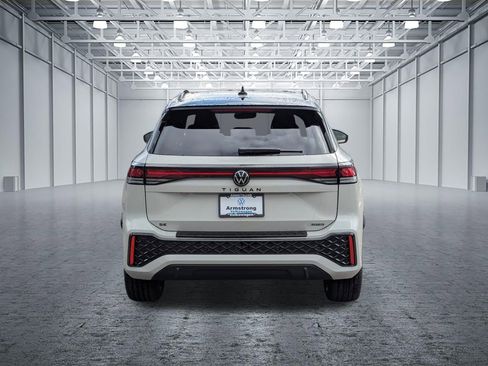 New 2026 Volkswagen Tiguan SE R-Line image 4
