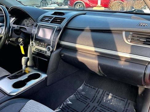 Used 2013 Toyota Camry SE image 26