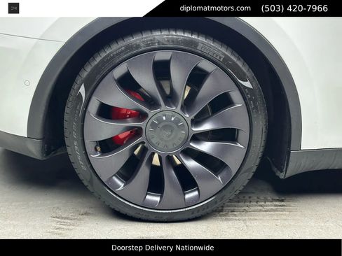 Used 2021 Tesla Model Y Performance image 35
