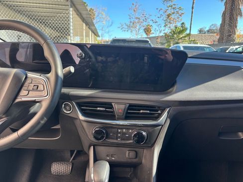 Used 2025 Buick Encore GX Preferred image 18