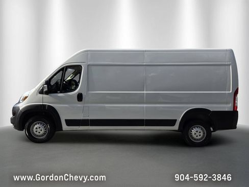 Used 2025 RAM ProMaster 2500 w/ Convenience Group FWD image 2