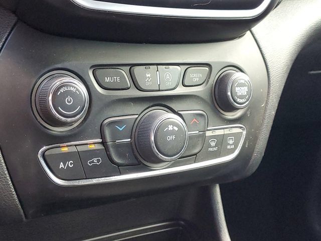 Used 2020 Jeep Cherokee Latitude Plus FWD image 17