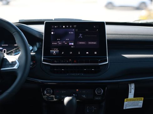 New 2026 Jeep Compass Latitude image 23