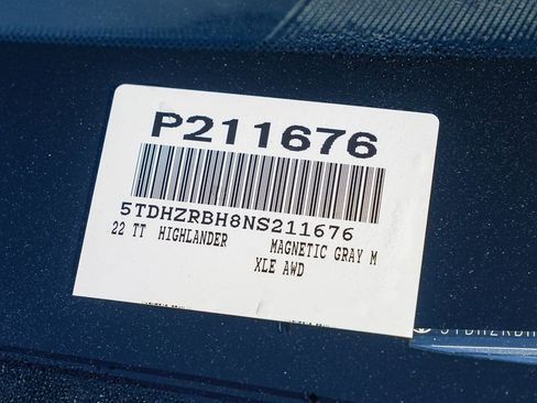 Used 2022 Toyota Highlander XLE image 35