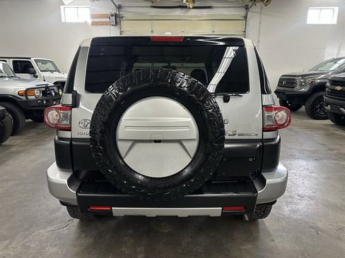 Used 2012 Toyota FJ Cruiser 4WD w/ Convenience Pkg image 3