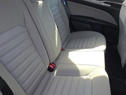 Used 2018 Ford Fusion S image 17