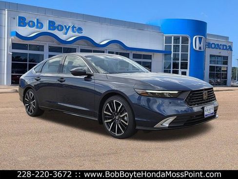 New 2026 Honda Accord Touring image 2