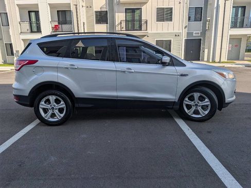 Used 2016 Ford Escape SE w/ Equipment Group 201A image 5