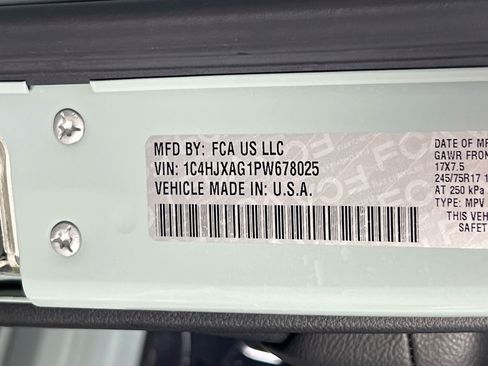 Used 2023 Jeep Wrangler Sport AWD/4WD image 30