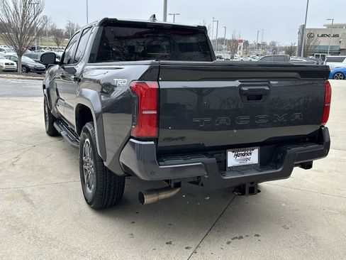 Used 2025 Toyota Tacoma TRD Sport w/ TRD Sport Premium Package image 7