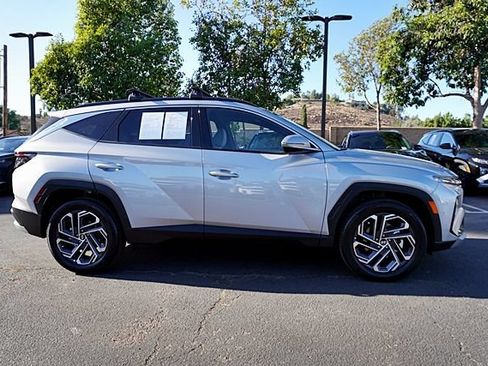 Certified 2025 Hyundai Tucson Limited AWD/4WD image 7