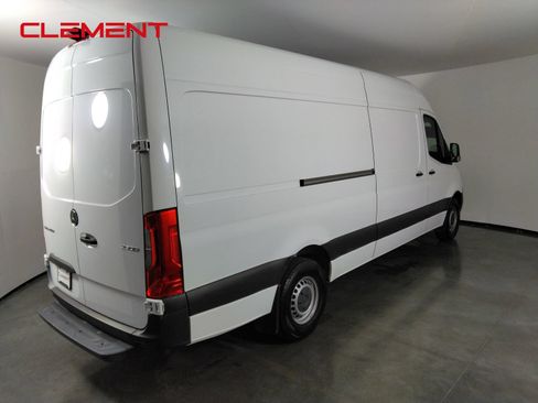Used 2023 Mercedes-Benz Sprinter 2500 image 4