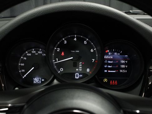 Certified 2026 Porsche Macan AWD/4WD image 12