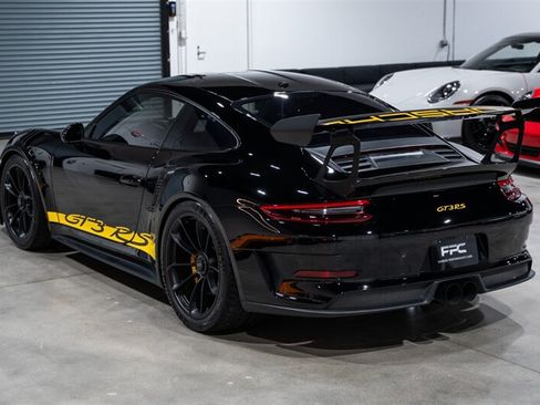 Used 2019 Porsche 911 GT3 RS RWD image 4