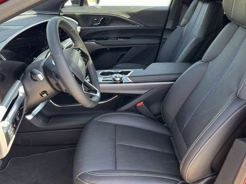 New 2025 Cadillac Lyriq Sport RWD image 21