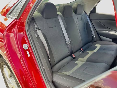 Used 2025 Hyundai Elantra SE w/ Cargo Package FWD image 24