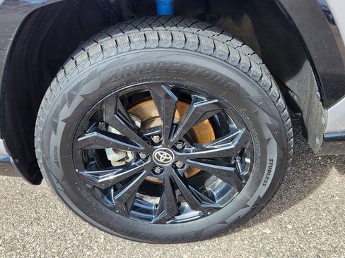 Used 2022 Toyota RAV4 SE w/ Convenience Package image 18