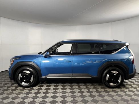 Used 2024 Kia EV9 Wind image 11