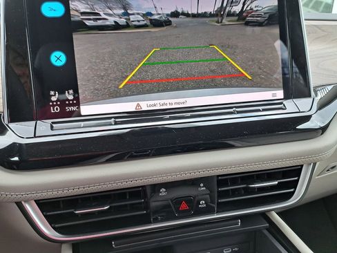 New 2026 Volkswagen Atlas SE FWD image 11
