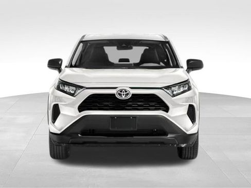 Used 2019 Toyota RAV4 LE w/ Carpet Mat Package FWD image 4