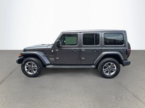 Used 2022 Jeep Wrangler Unlimited Sahara w/ LED Lighting Group AWD/4WD image 7