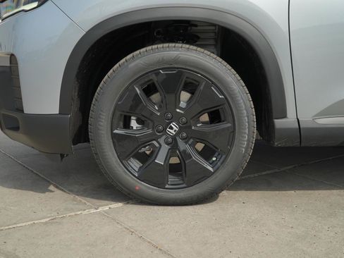 Used 2026 Honda Pilot Black Edition image 14