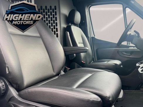 Used 2020 Mercedes-Benz Sprinter 2500 image 17