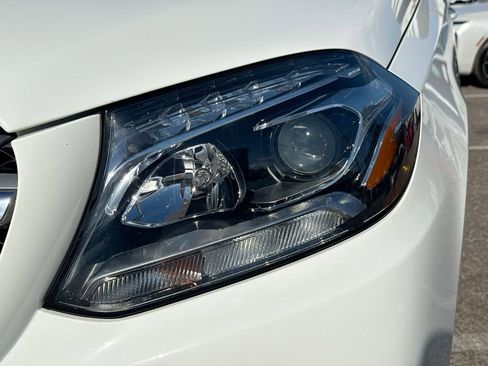 Used 2018 Mercedes-Benz GLS 450 4MATIC w/ Premium Package image 9