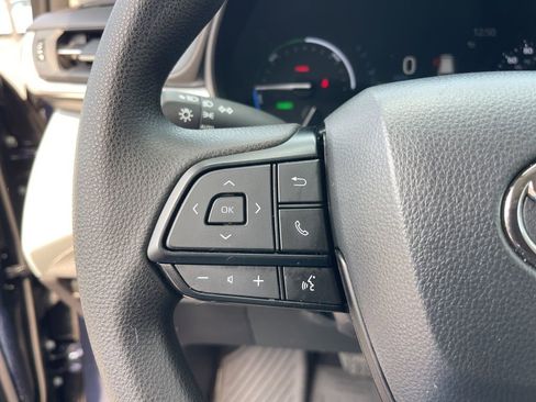 Used 2025 Toyota Sienna LE w/ LE Plus Package image 18