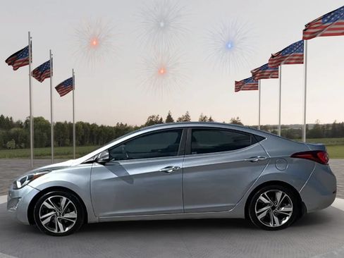 Used 2016 Hyundai Elantra Limited w/ Option Group 04 FWD image 4