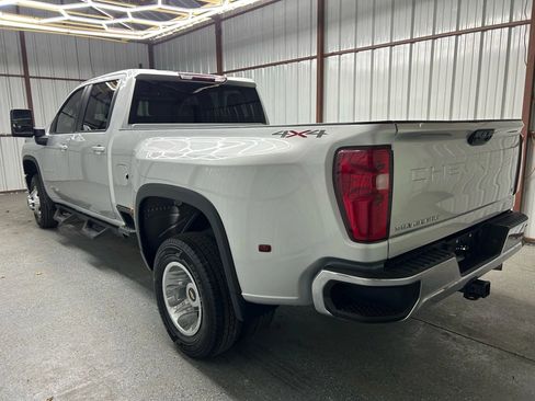 Used 2021 Chevrolet Silverado 3500 LT w/ Convenience Package image 4