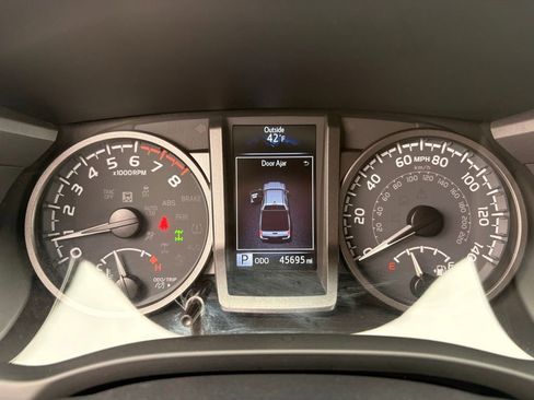 Used 2023 Toyota Tacoma TRD Sport AWD/4WD image 15
