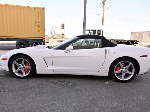 Used 2006 Chevrolet Corvette Convertible w/ Preferred Equipment Group RWD image 5