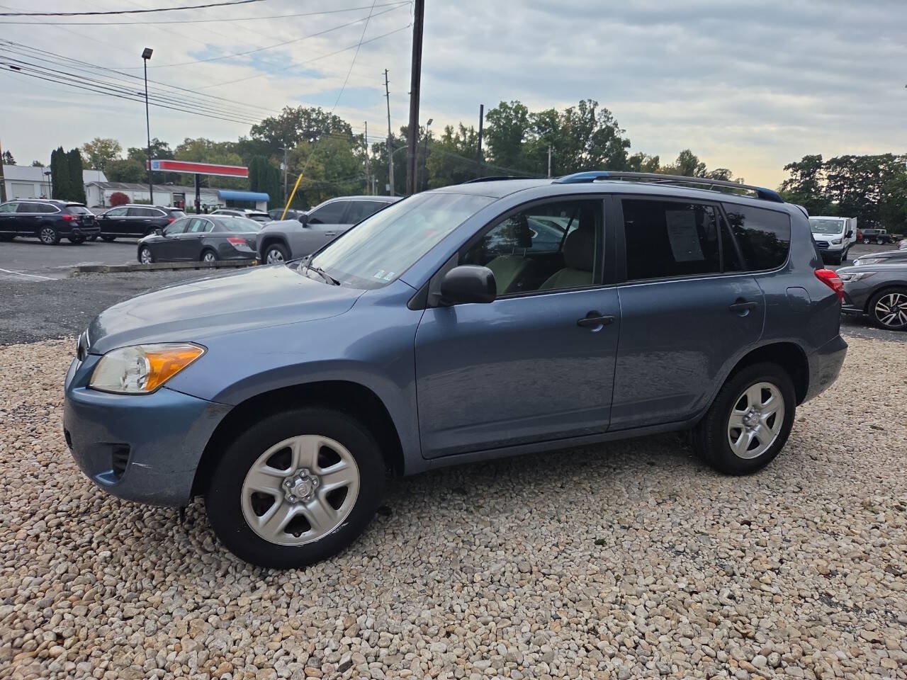 Used 2012 Toyota RAV4 FWD w/ Value Pkg image 2